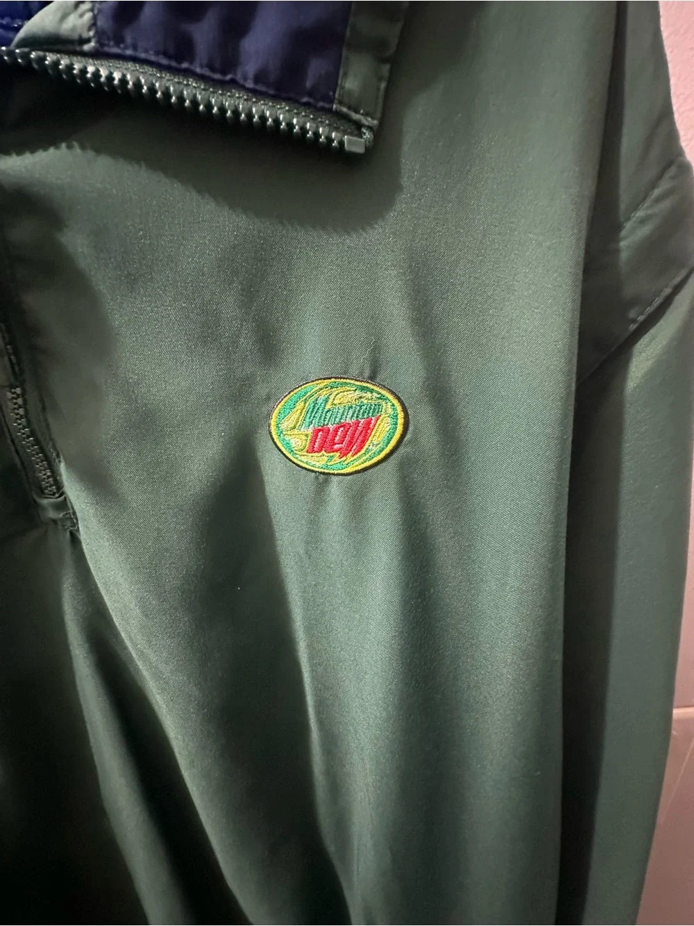 Mountain Dew Turfer Green Pullover Windbreaker with Navy Trim